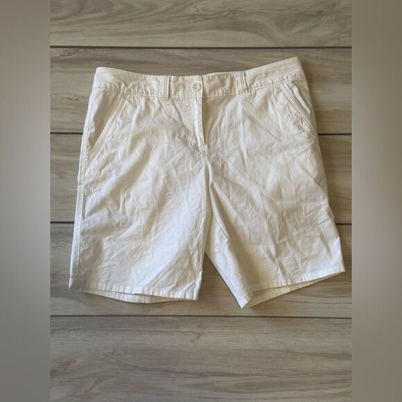 Tommy Bahama Pants - Tommy Bahama White Relaxed Fit Shorts White Size 8 EUC